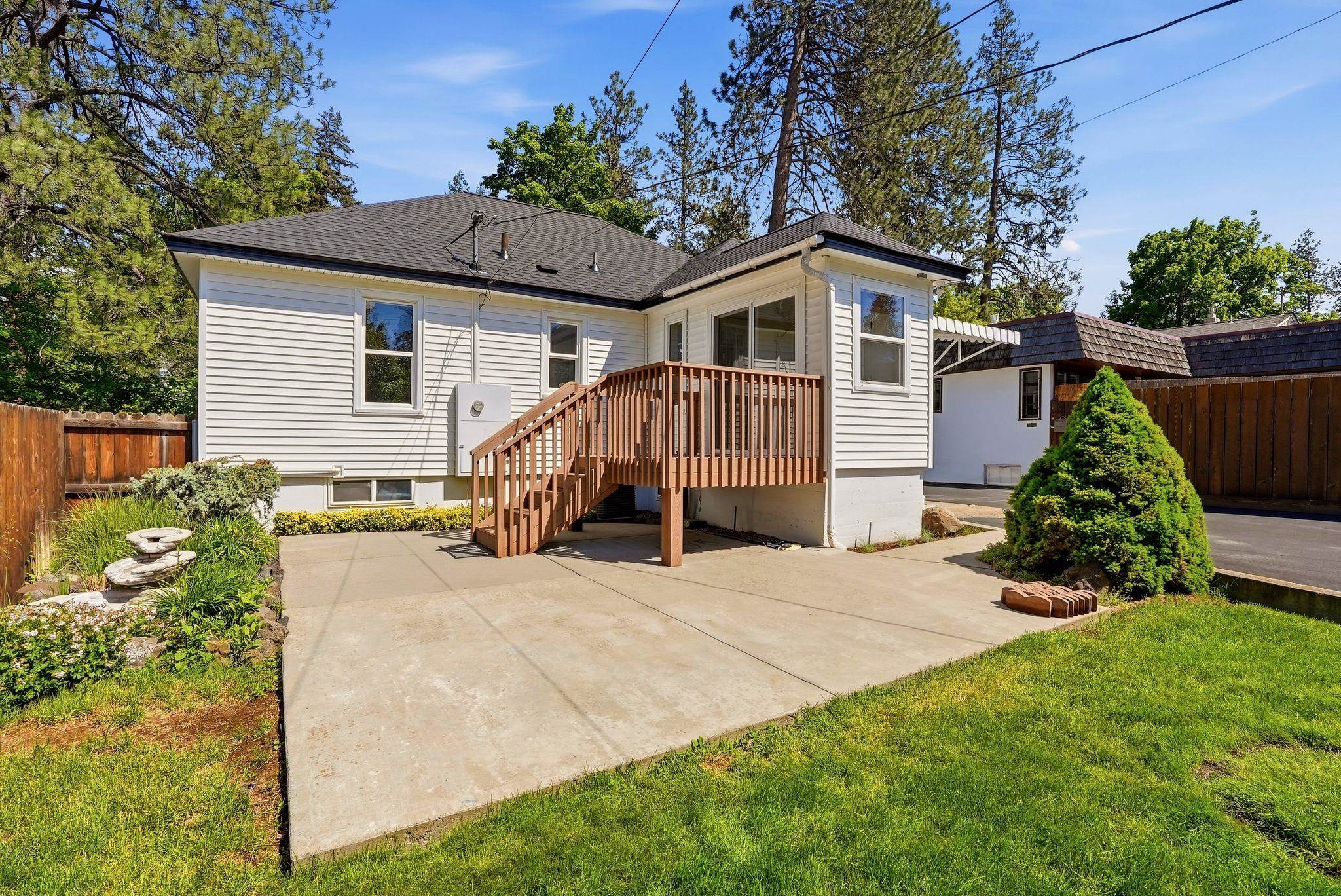 3128 S Manito Blvd