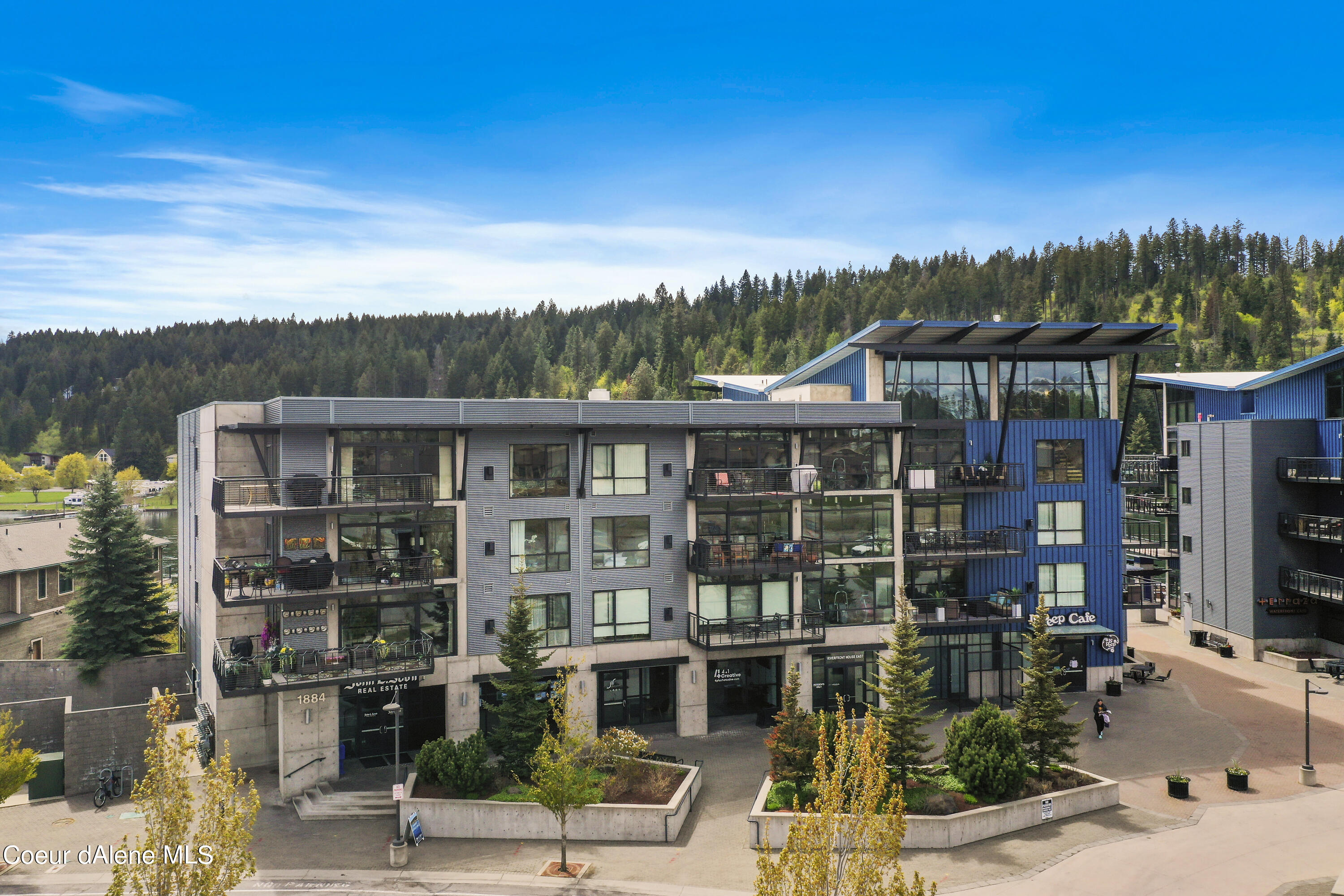 1884 W Bellerive Lane #413