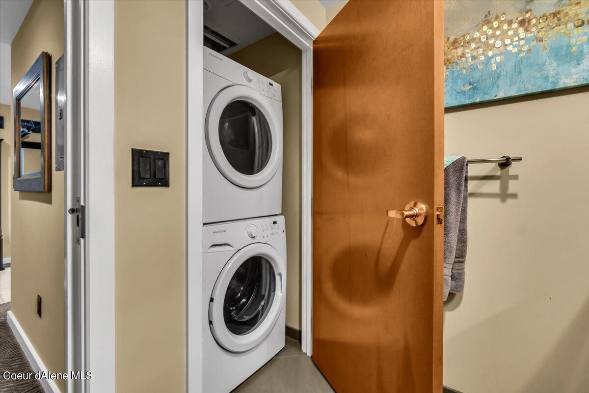 1884 W Bellerive Lane #413