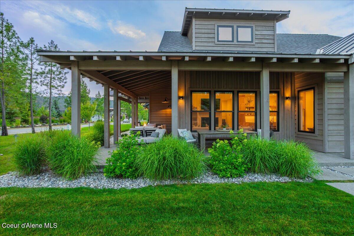 428 W Beach Ct