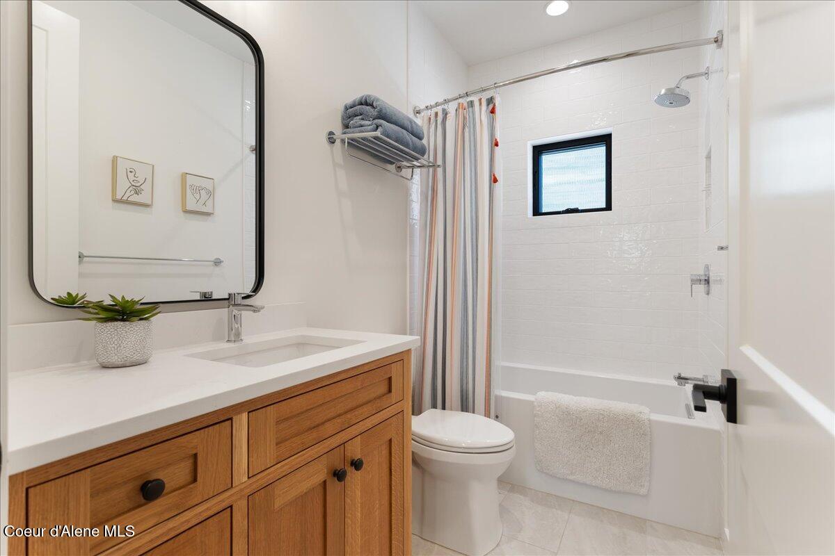 428 W Beach Ct