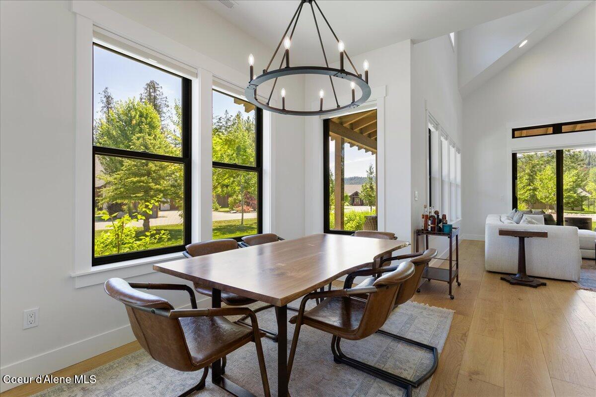 428 W Beach Ct