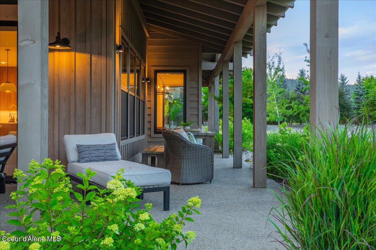 428 W Beach Ct
