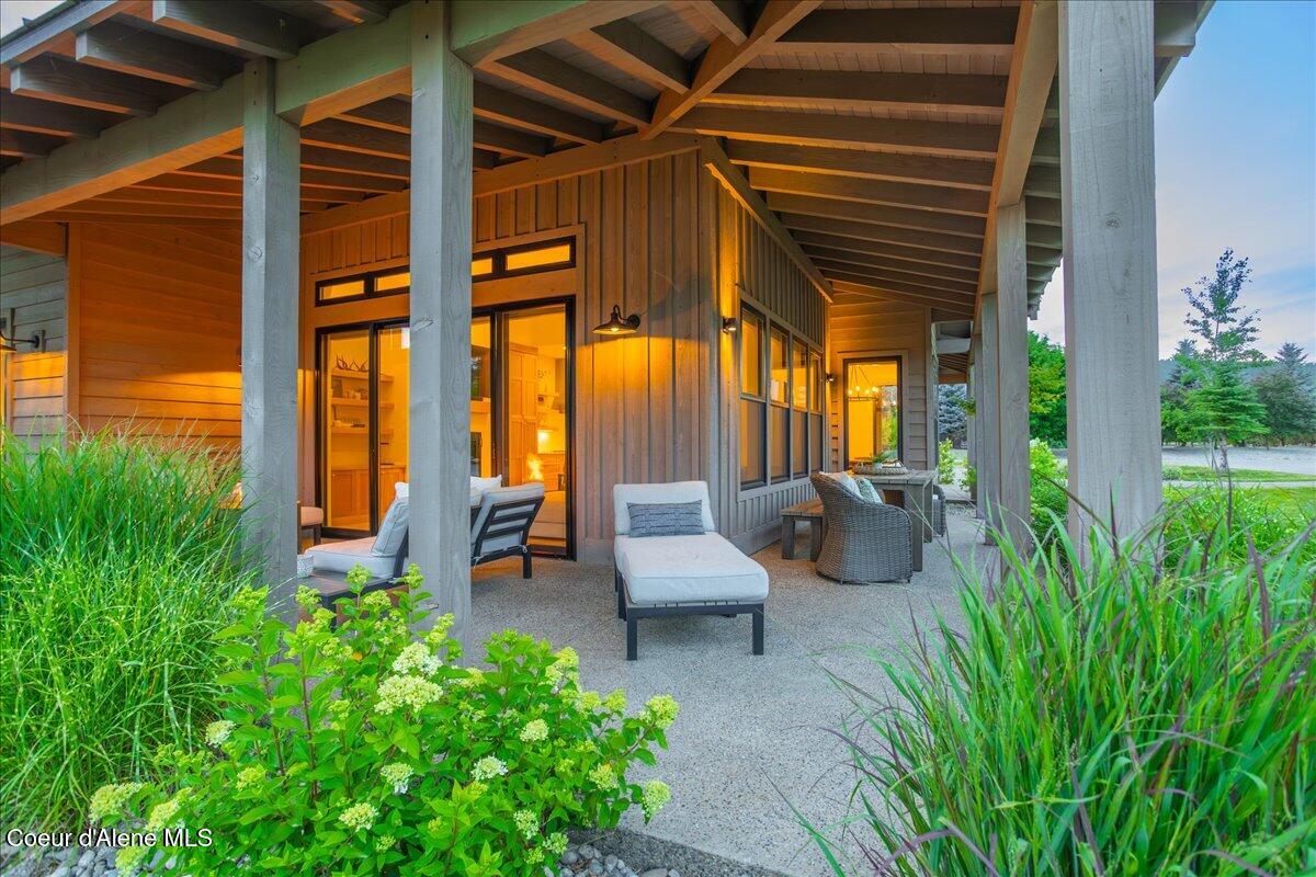 428 W Beach Ct