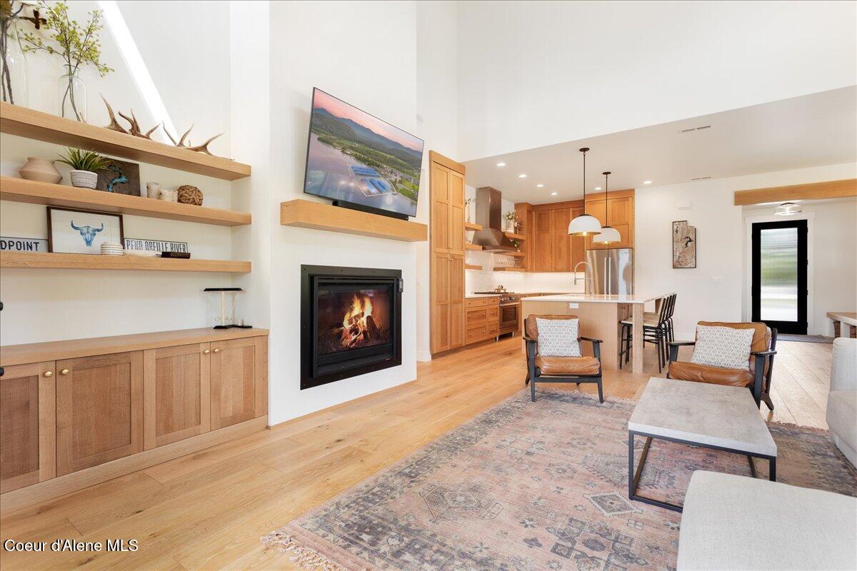 428 W Beach Ct
