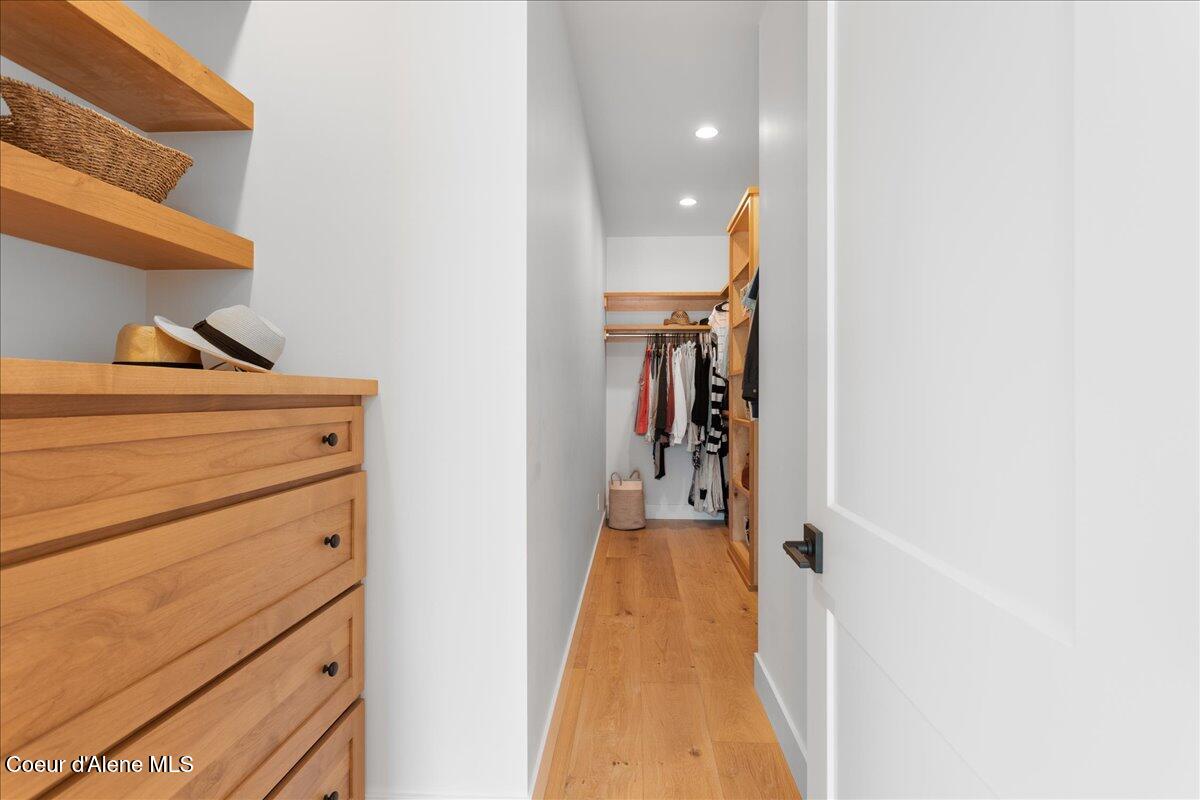 428 W Beach Ct