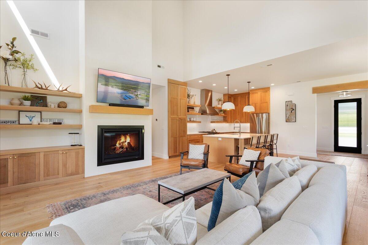 428 W Beach Ct