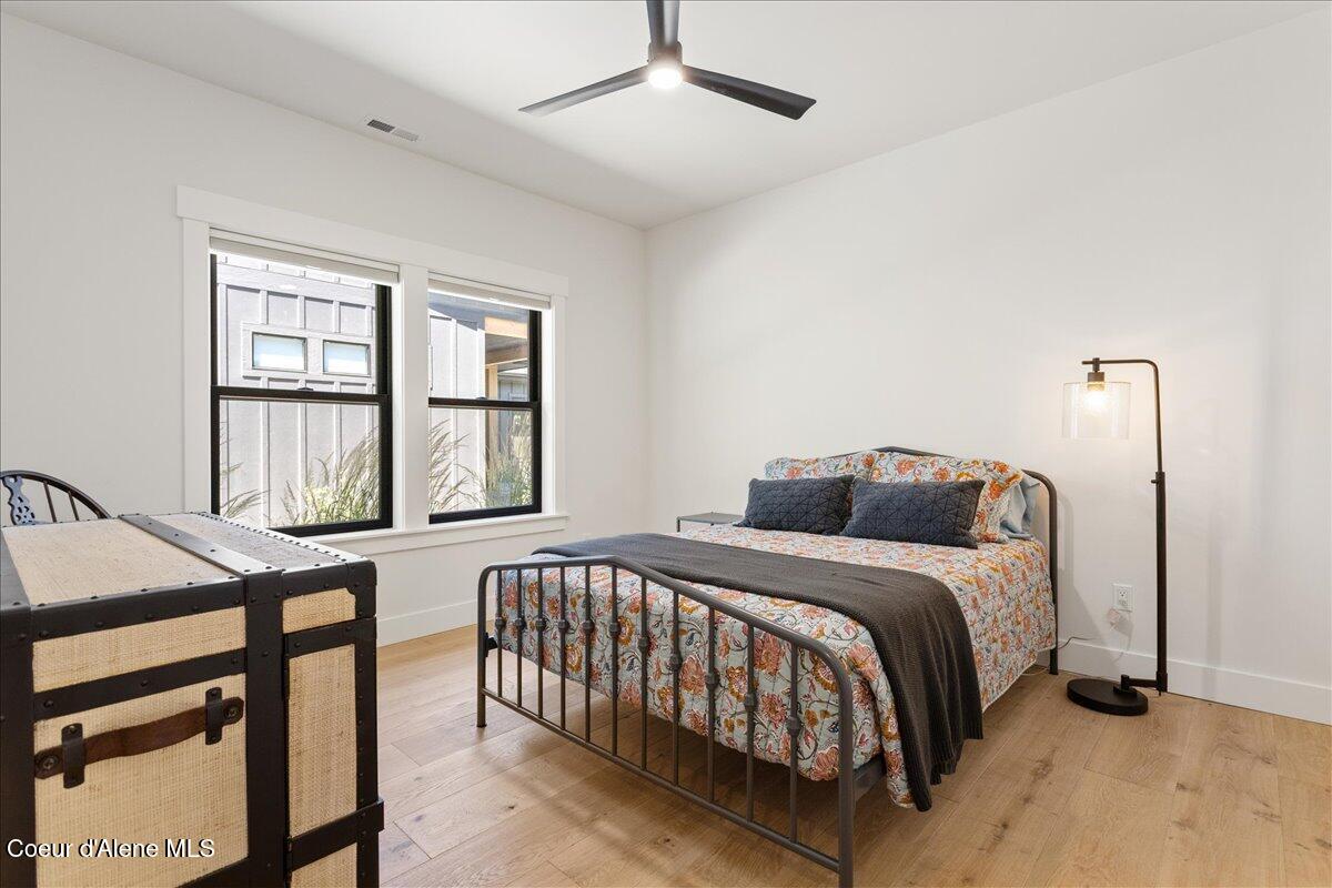 428 W Beach Ct
