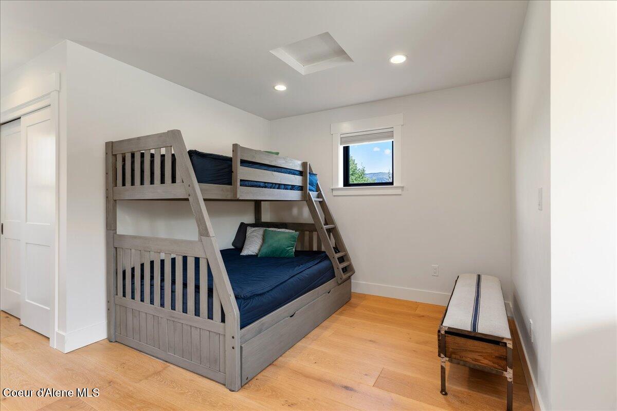 428 W Beach Ct