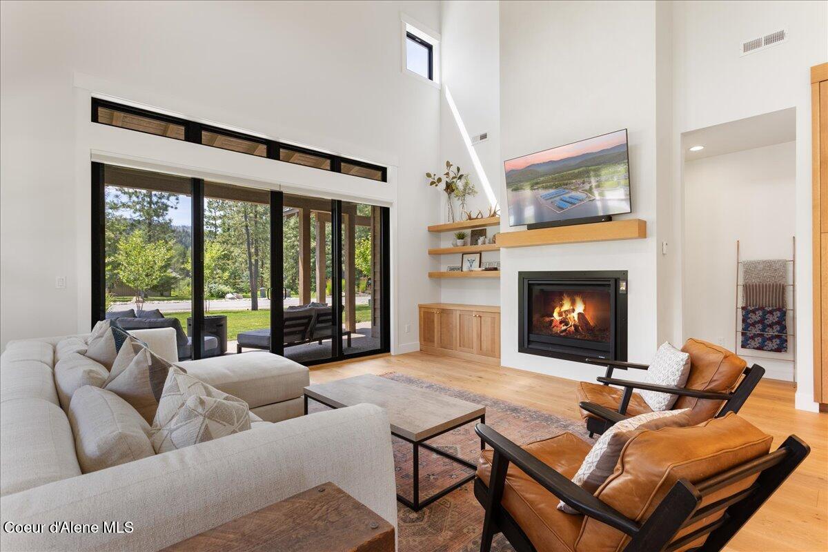 428 W Beach Ct