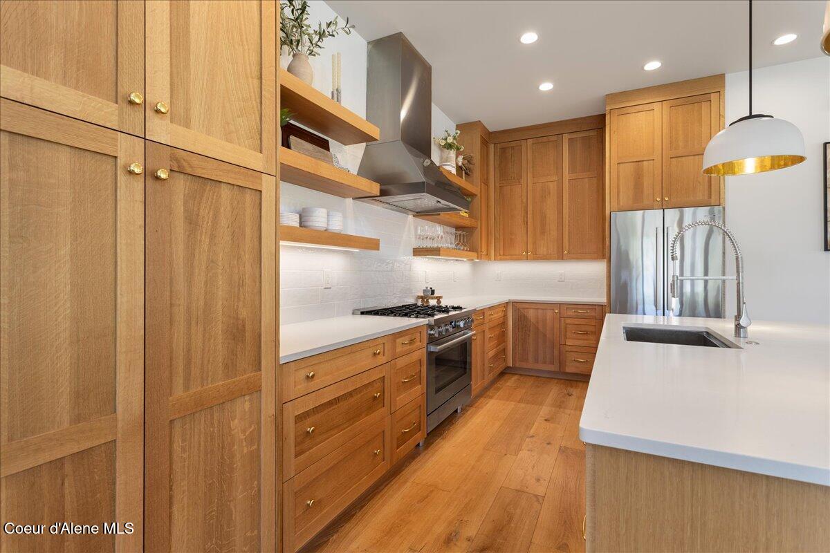 428 W Beach Ct