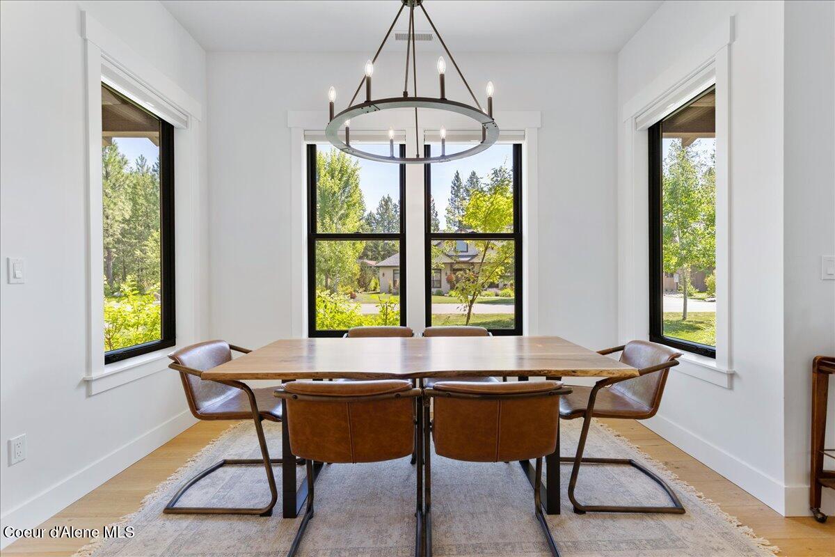 428 W Beach Ct