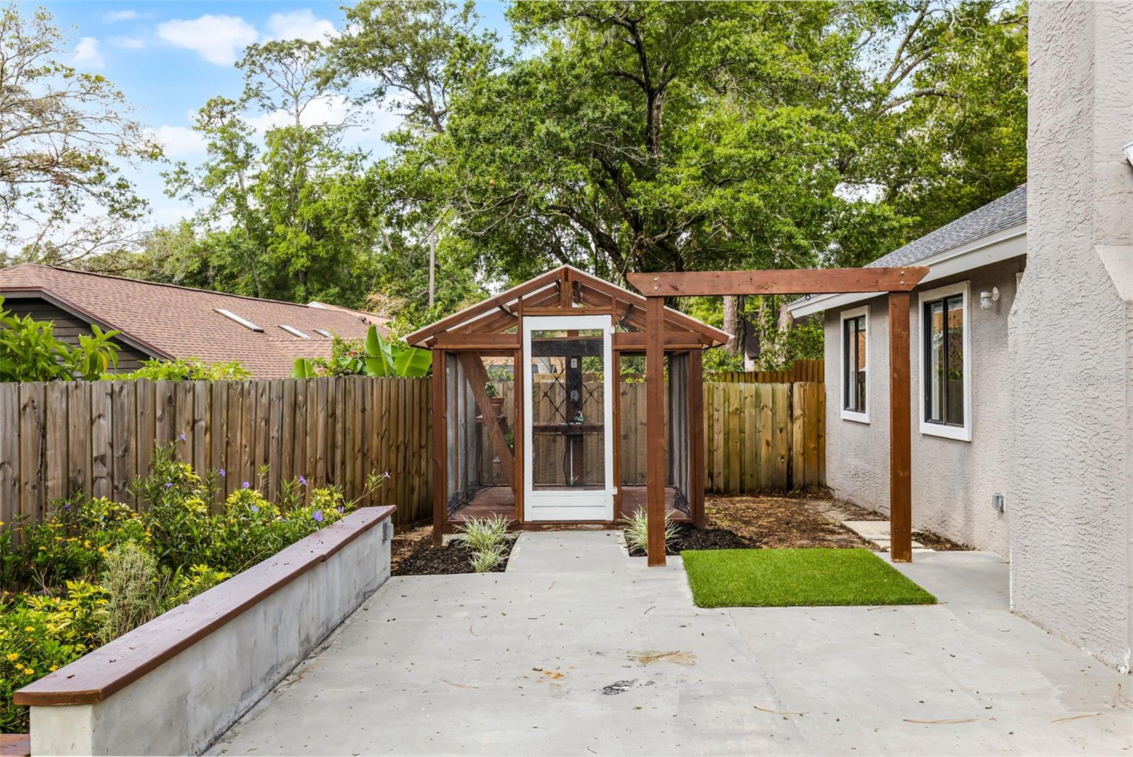 717 PINE TER