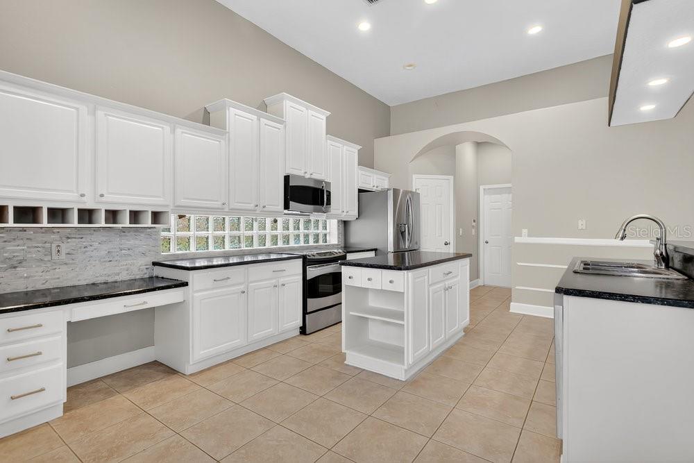 213 BLUESTONE PL