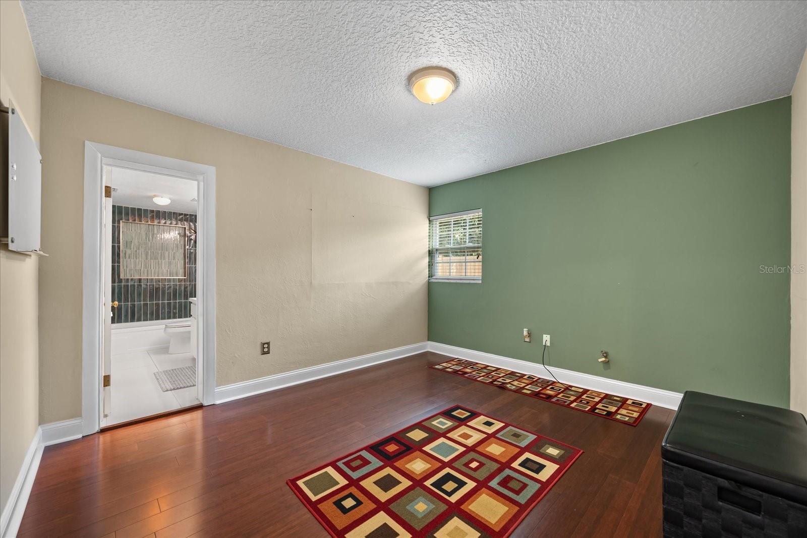 1615 POE AVE