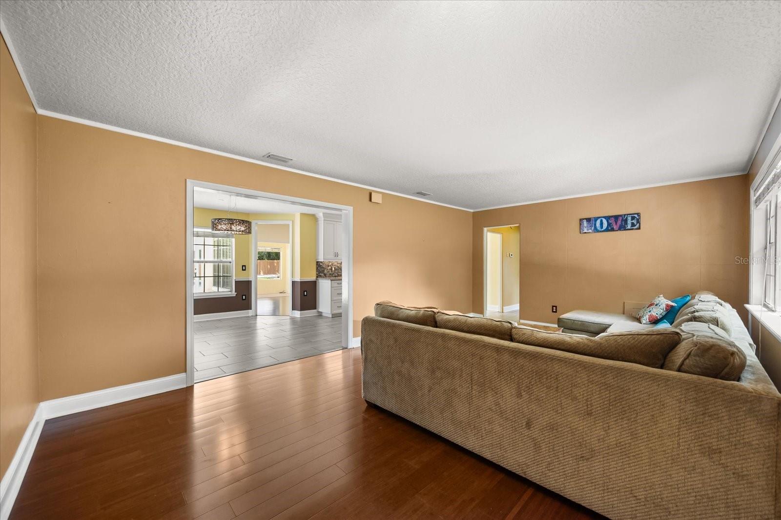 1615 POE AVE