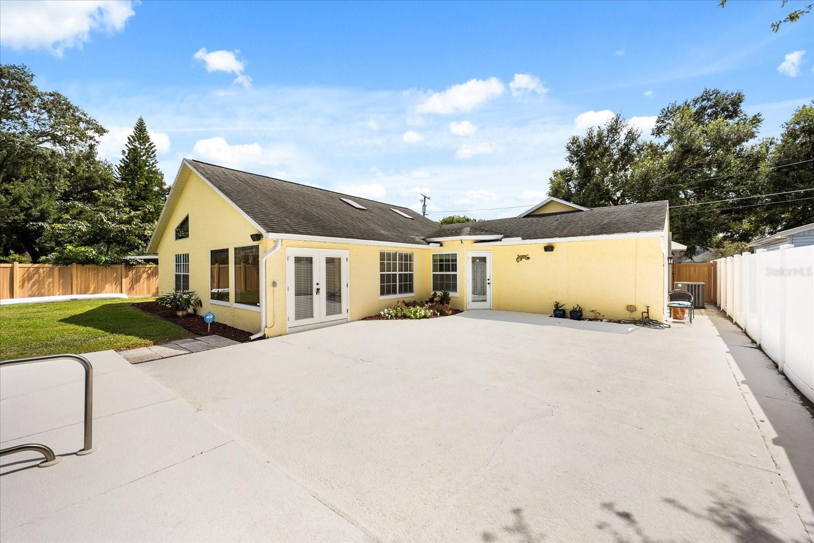 1615 POE AVE
