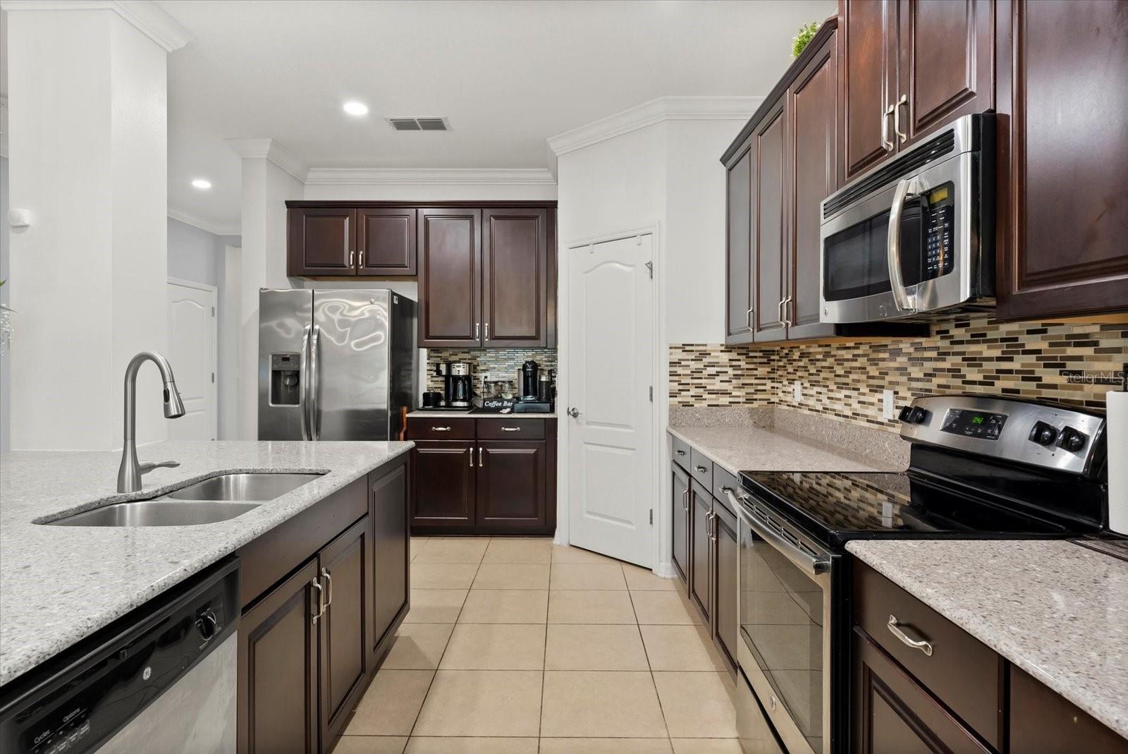 5275 PINE LILY CIR