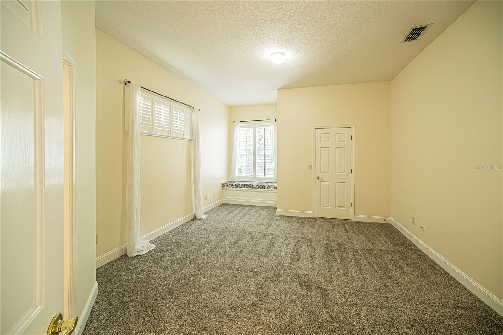 108 SEVILLE CHASE DR