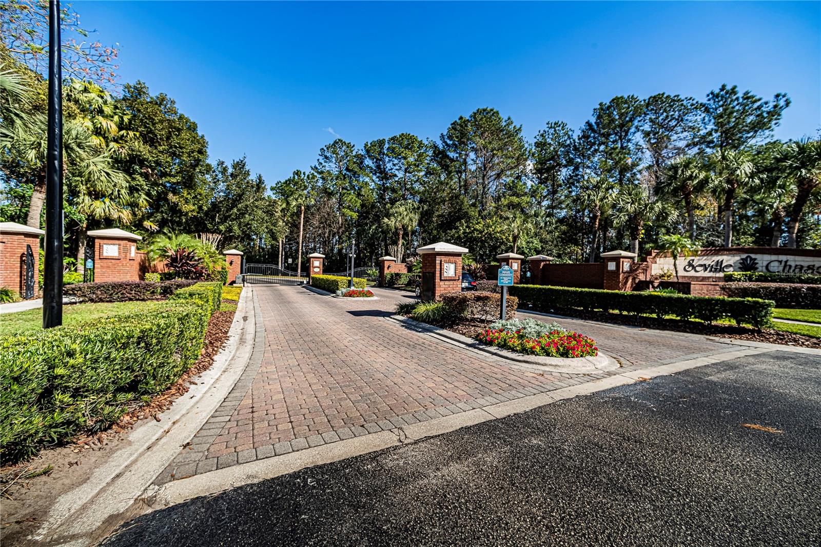 108 SEVILLE CHASE DR