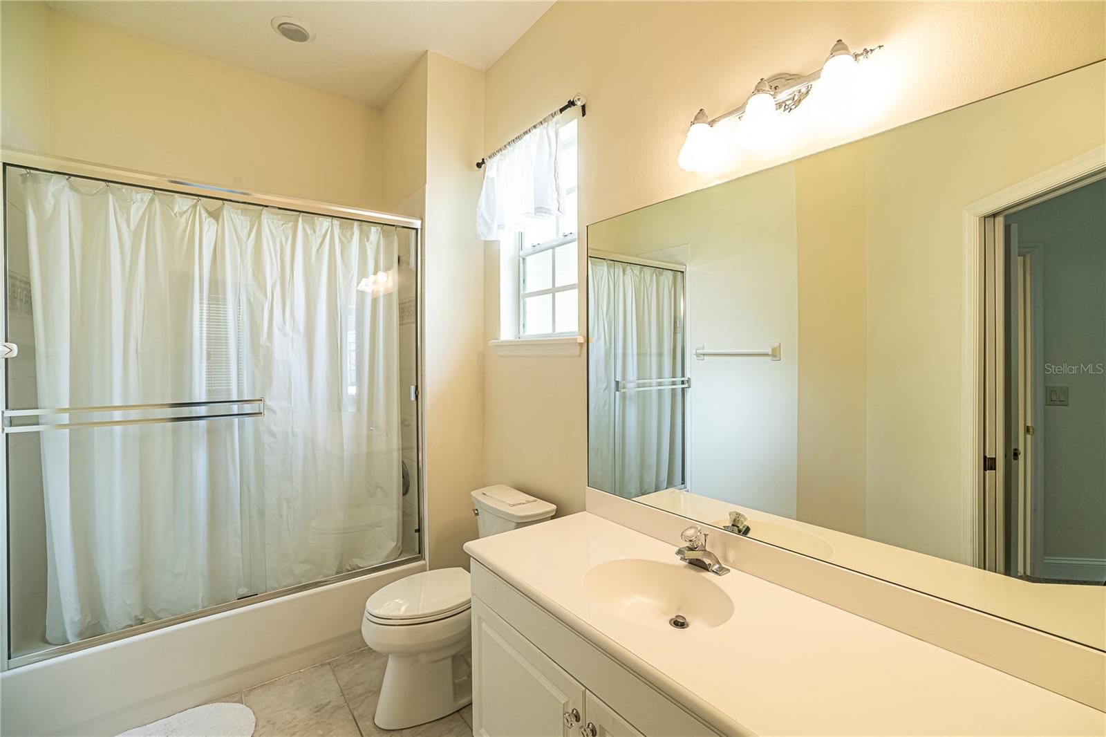 108 SEVILLE CHASE DR