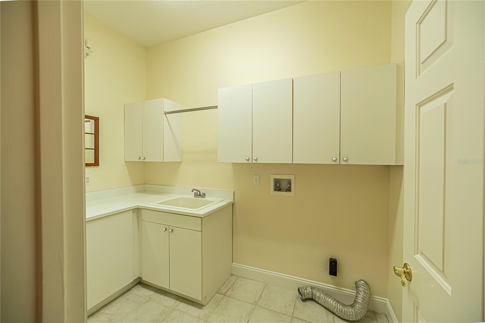 108 SEVILLE CHASE DR