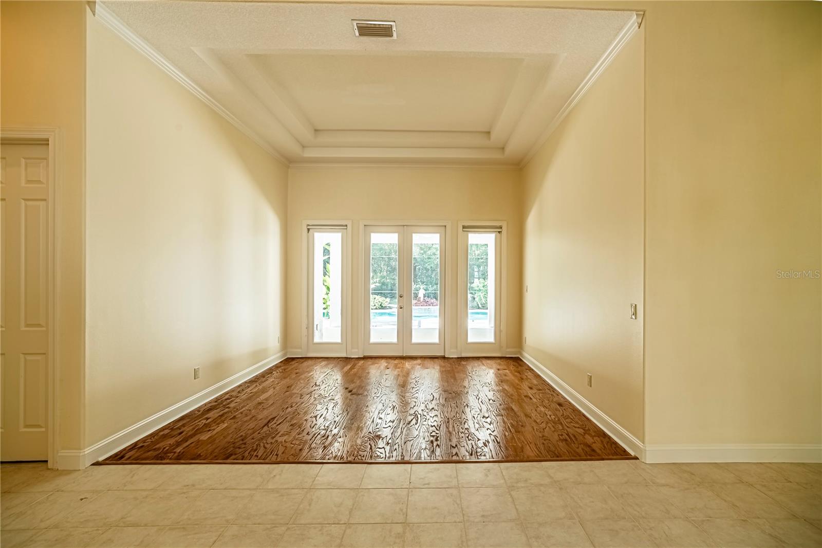 108 SEVILLE CHASE DR