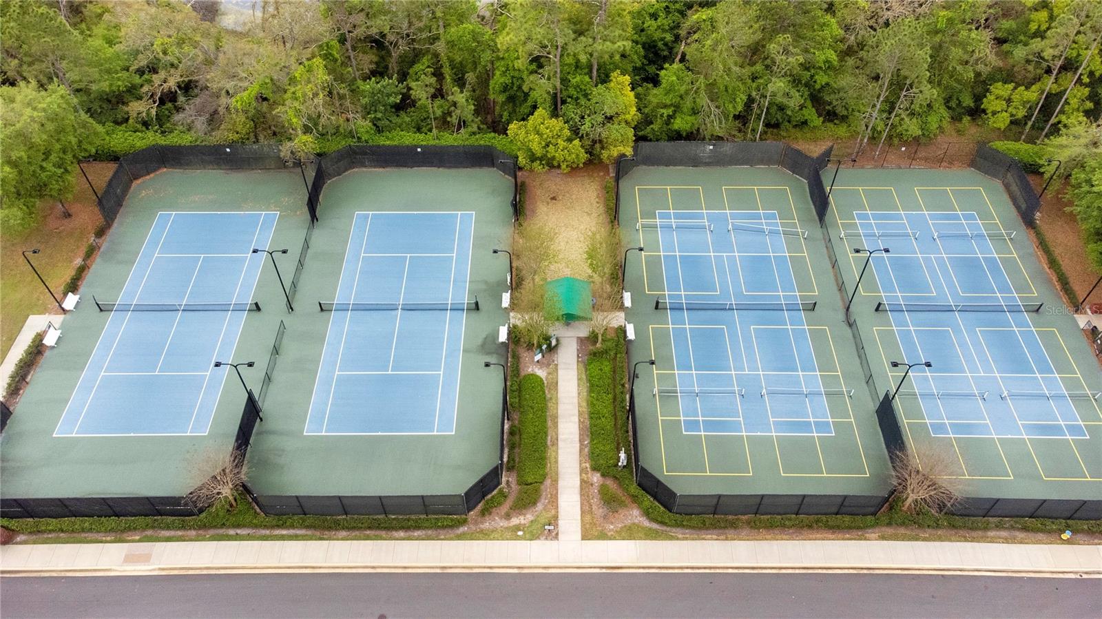 1066 VICTORIA HILLS DR S