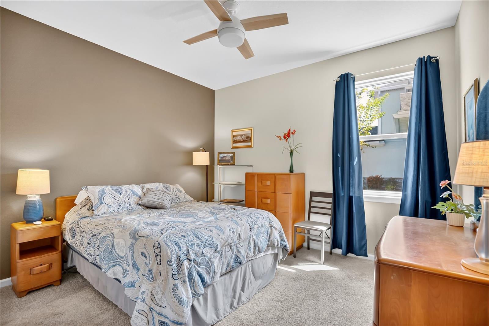 1066 VICTORIA HILLS DR S