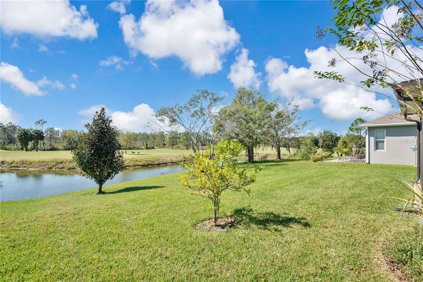 1066 VICTORIA HILLS DR S