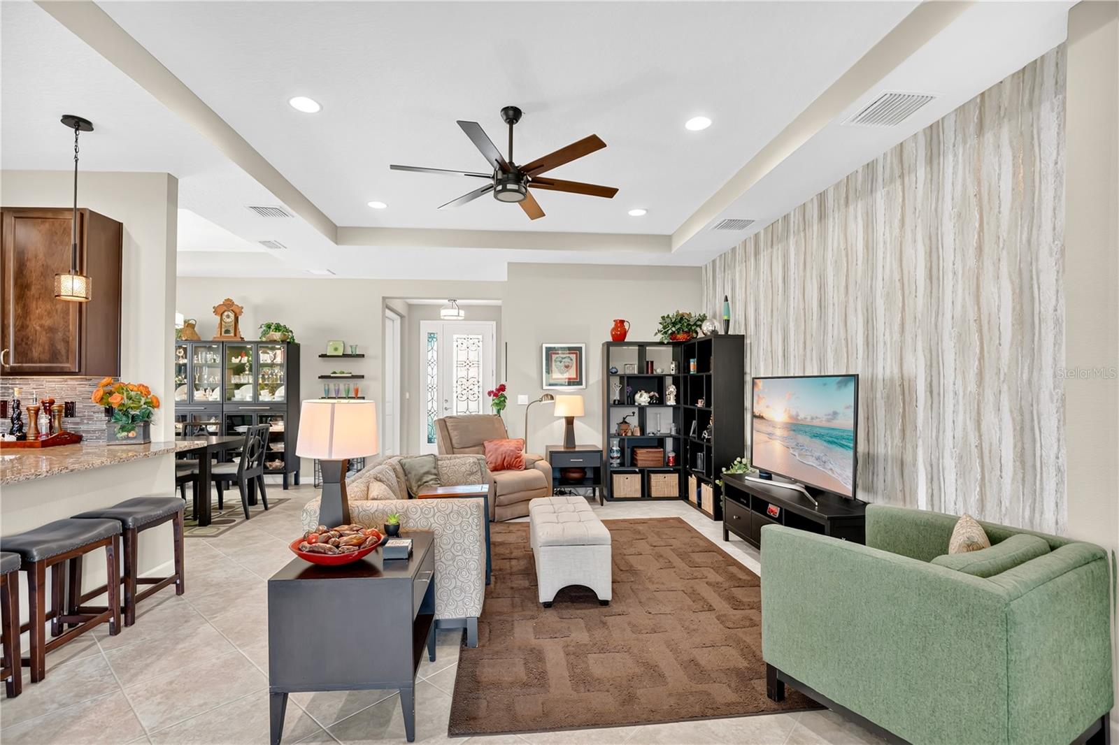 1066 VICTORIA HILLS DR S