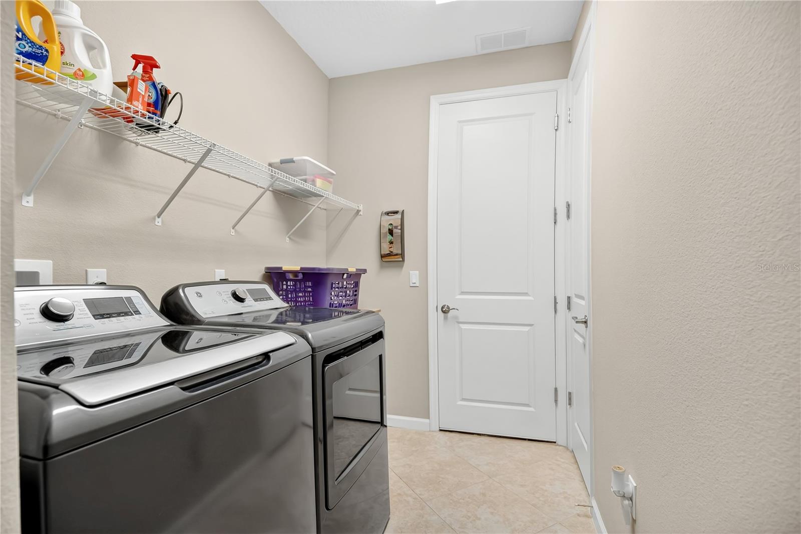 1066 VICTORIA HILLS DR S