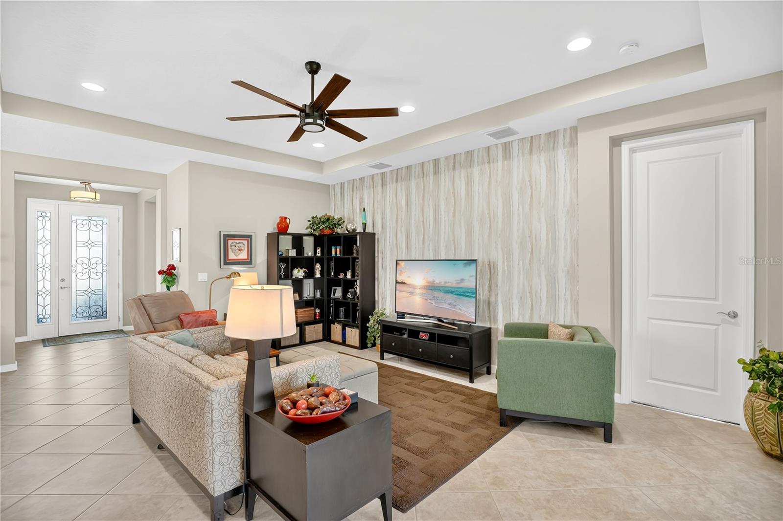 1066 VICTORIA HILLS DR S