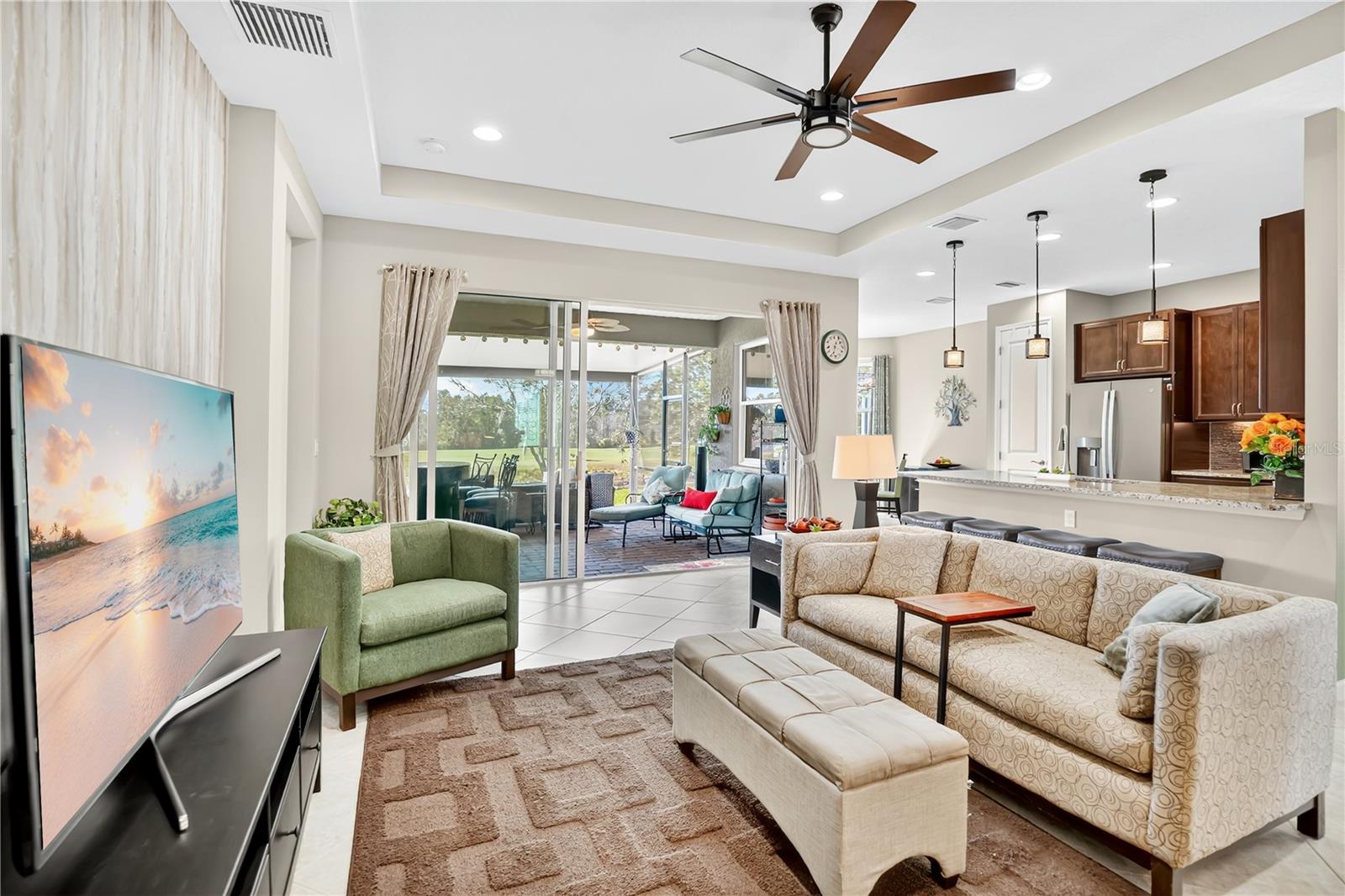 1066 VICTORIA HILLS DR S