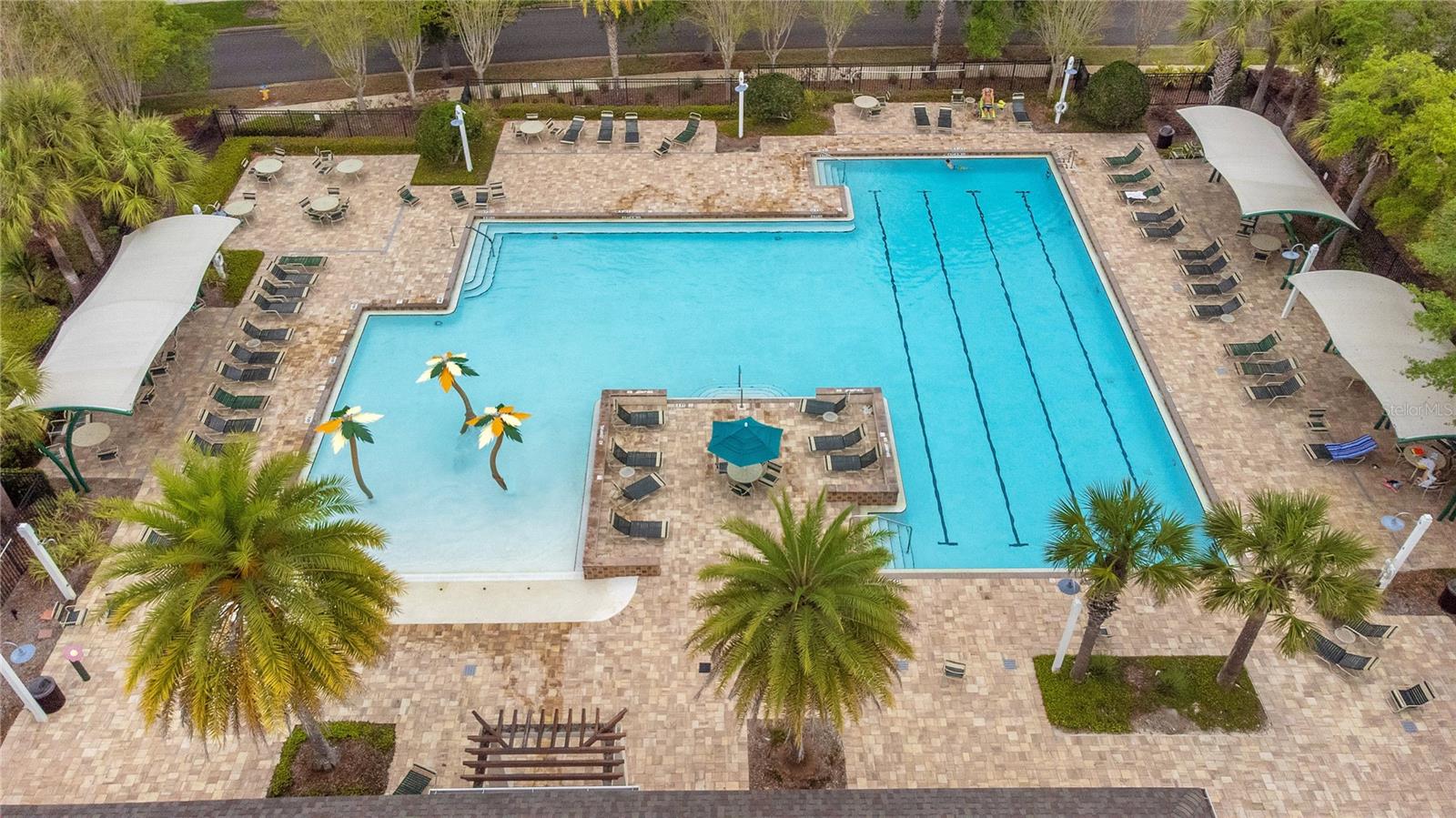 1066 VICTORIA HILLS DR S