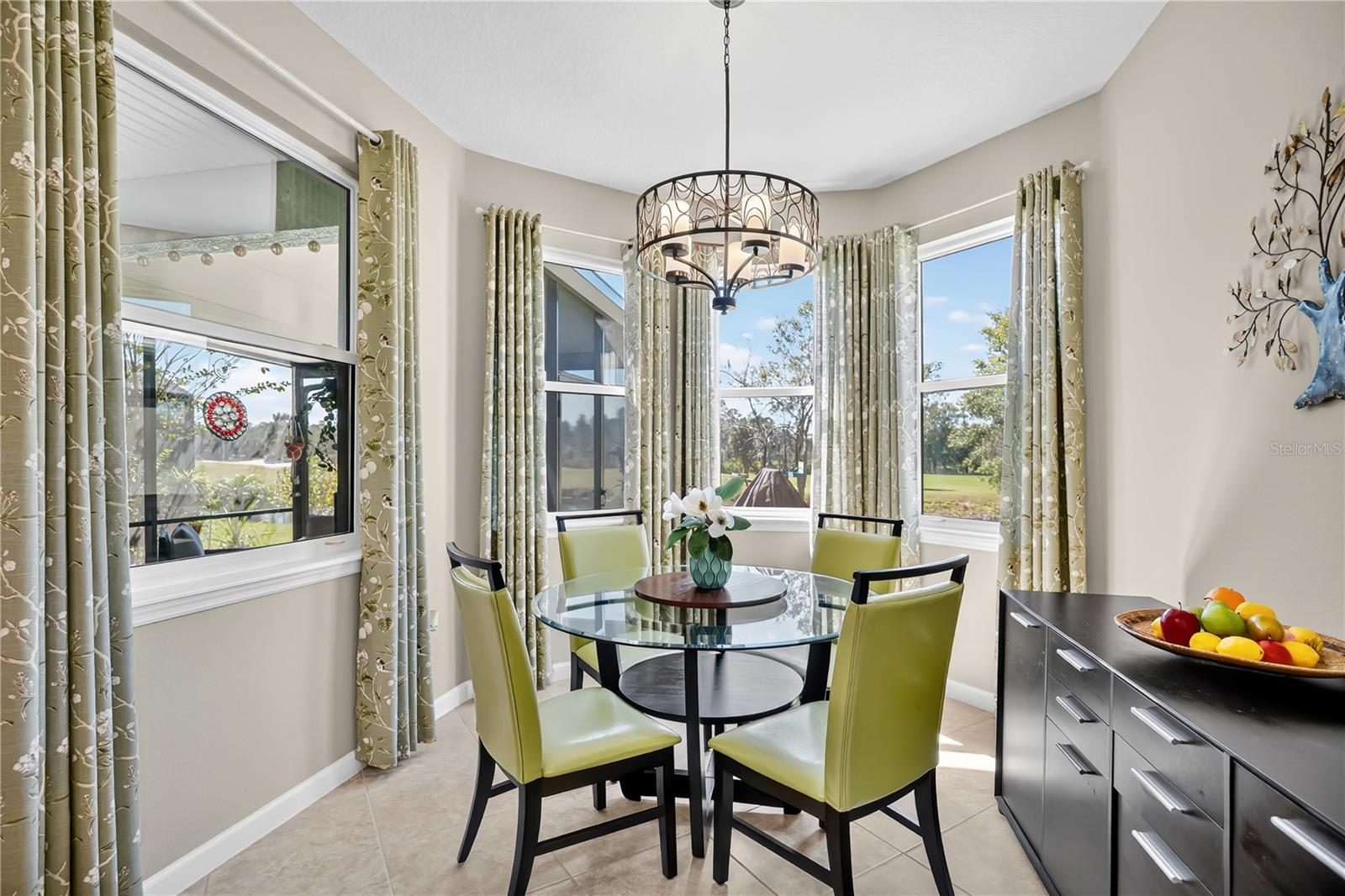 1066 VICTORIA HILLS DR S