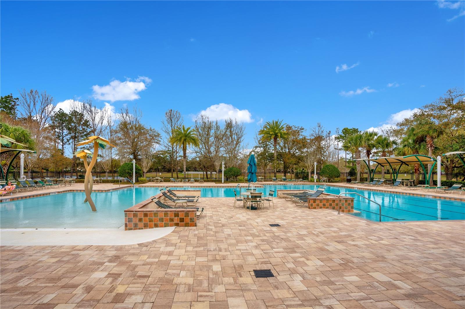 1066 VICTORIA HILLS DR S