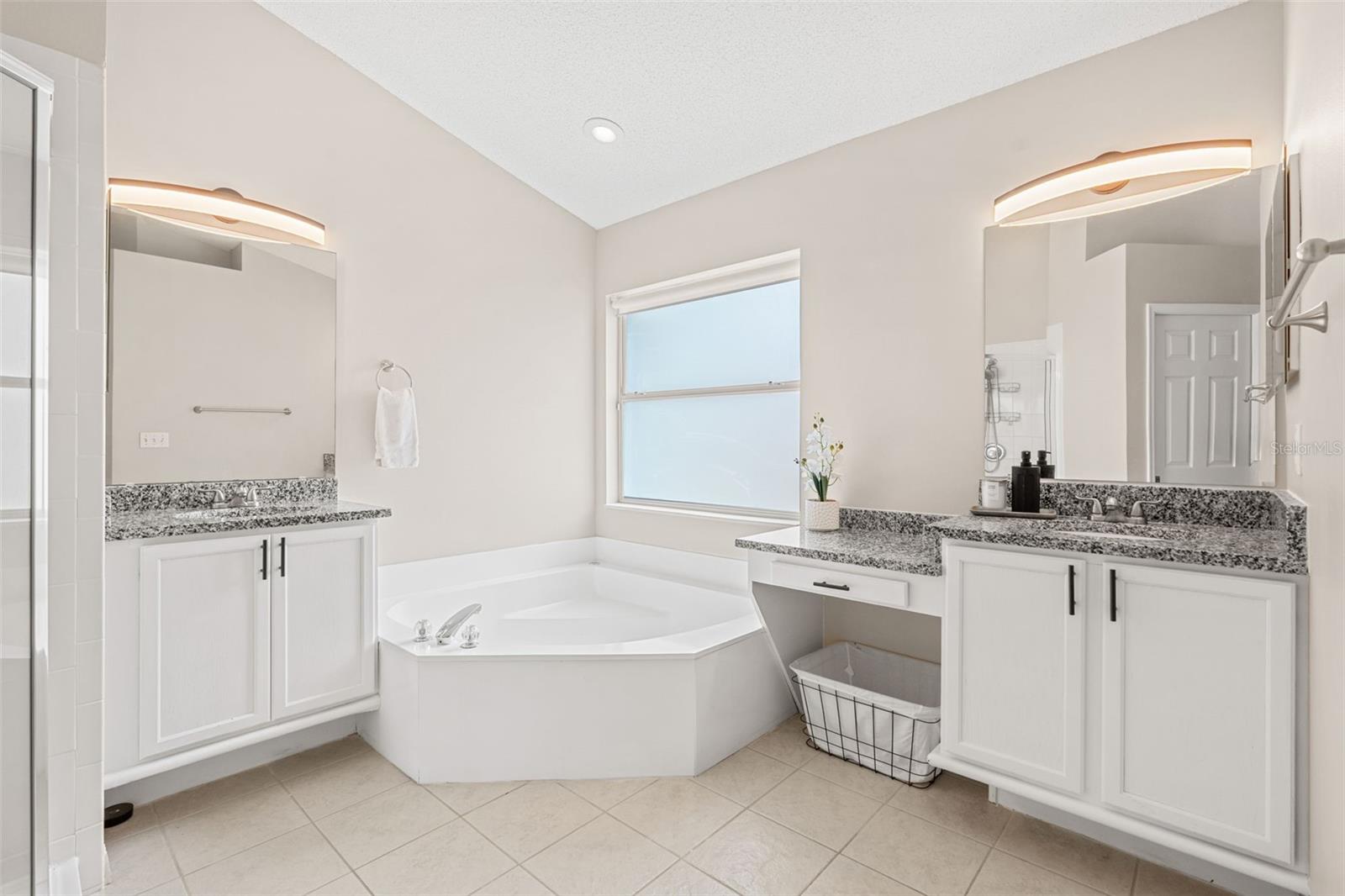 328 VIEW CT