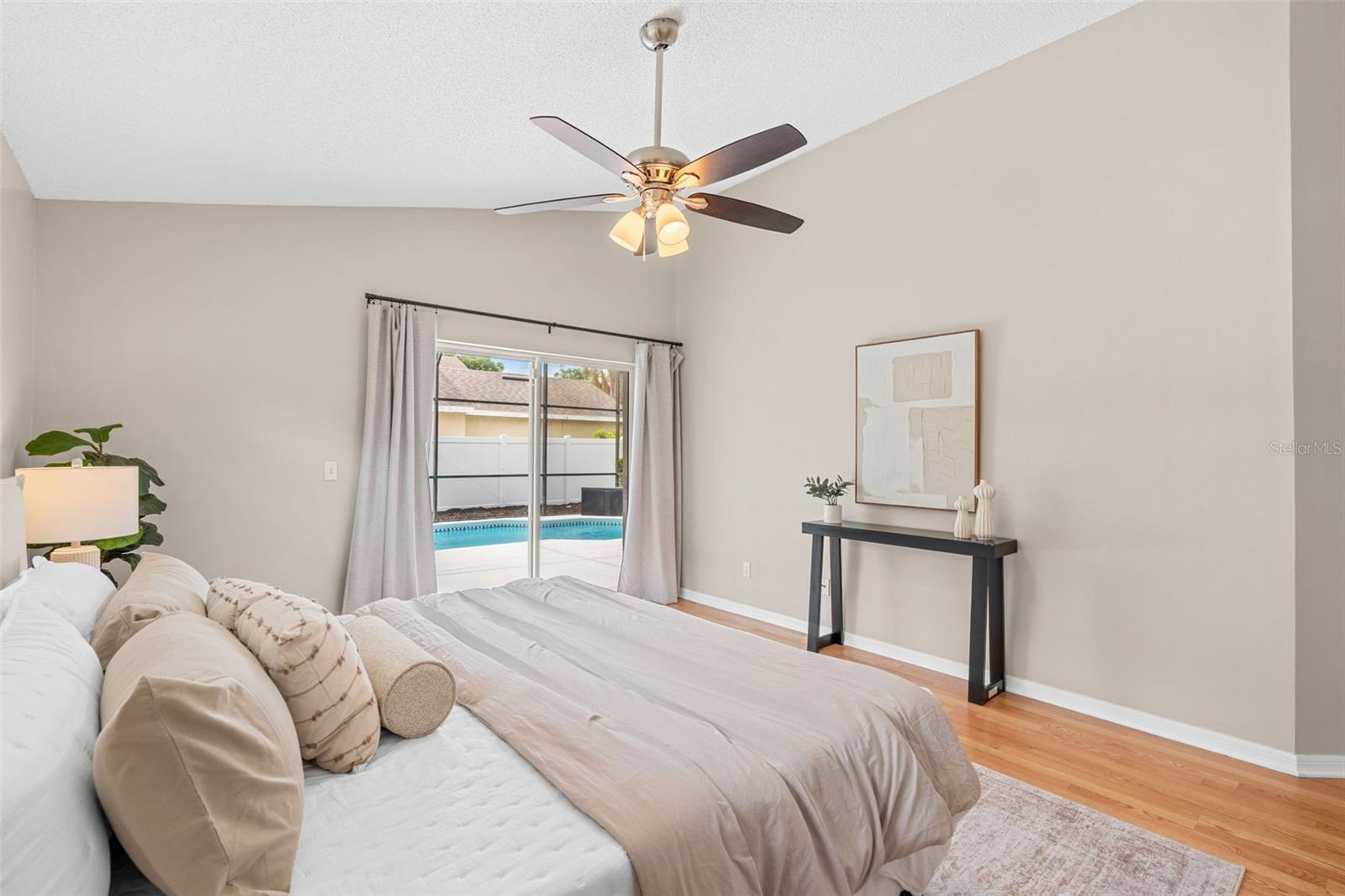 328 VIEW CT