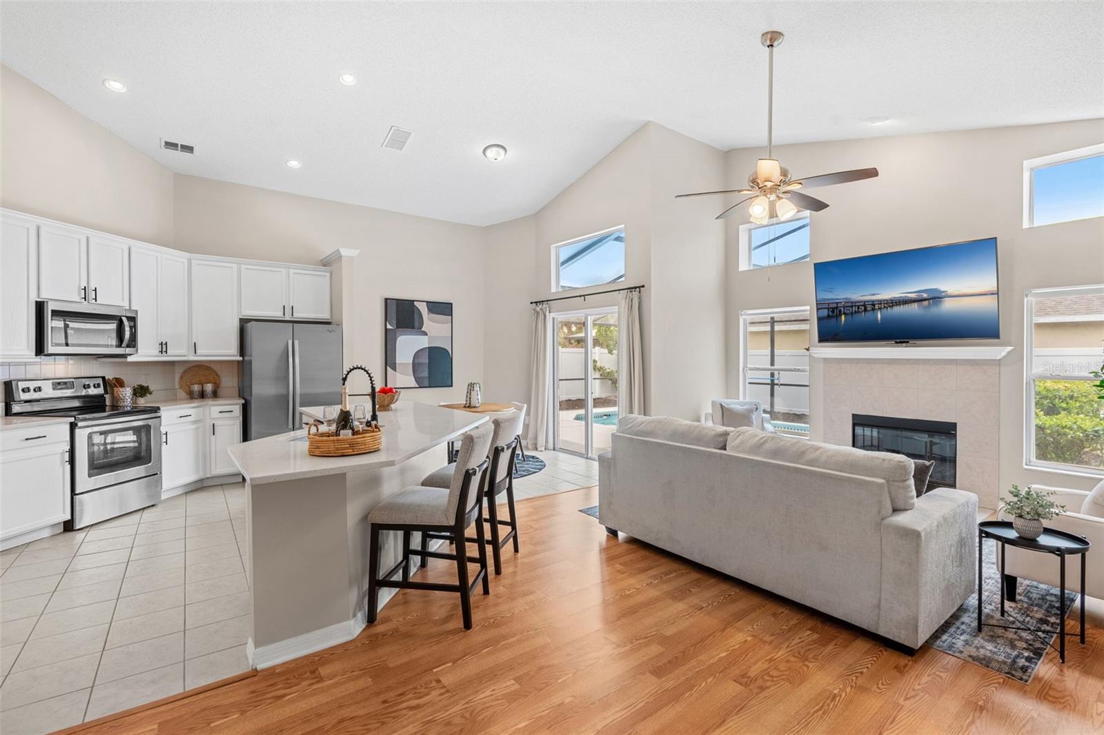 328 VIEW CT