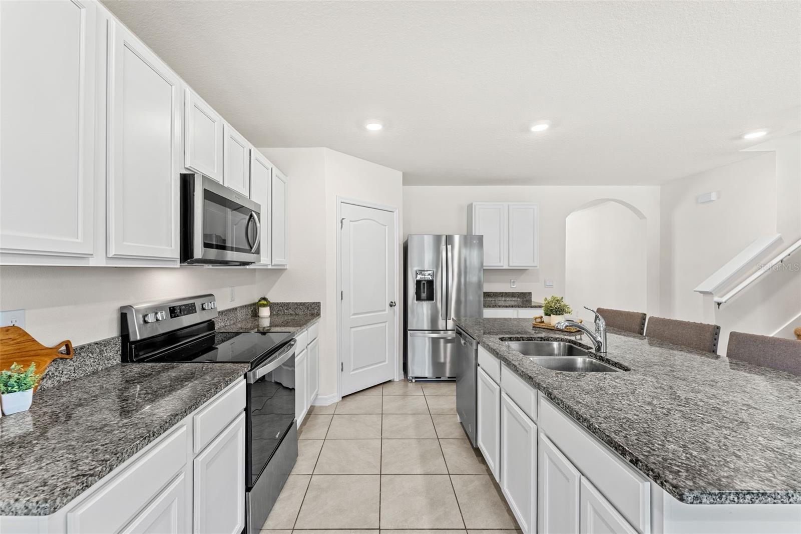 3366 EASTGROVE TER