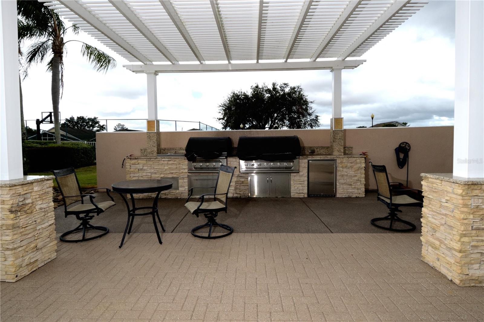 504 RIDGE VIEW DR