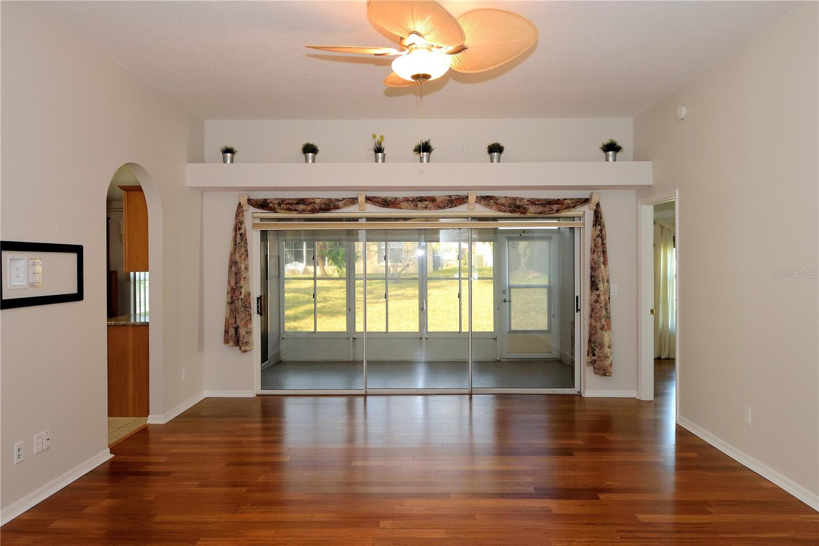 504 RIDGE VIEW DR