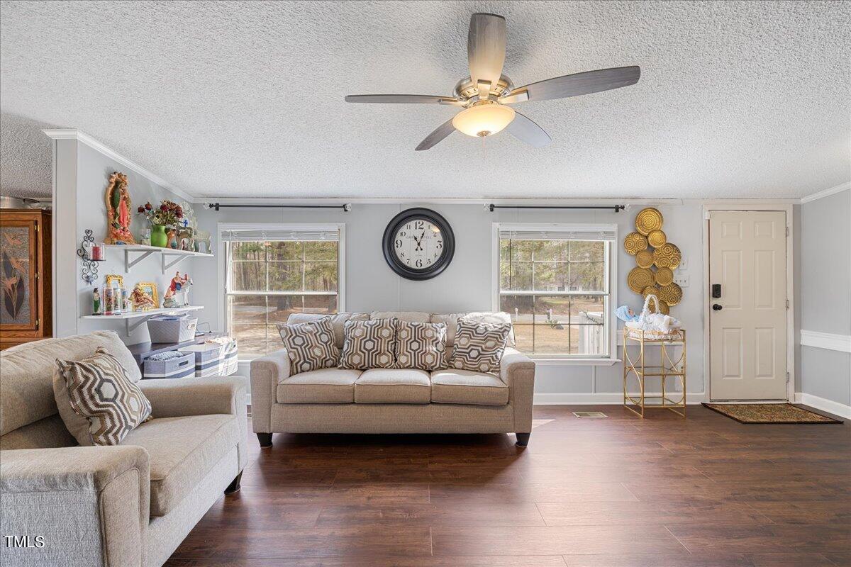 7237 Buck Road