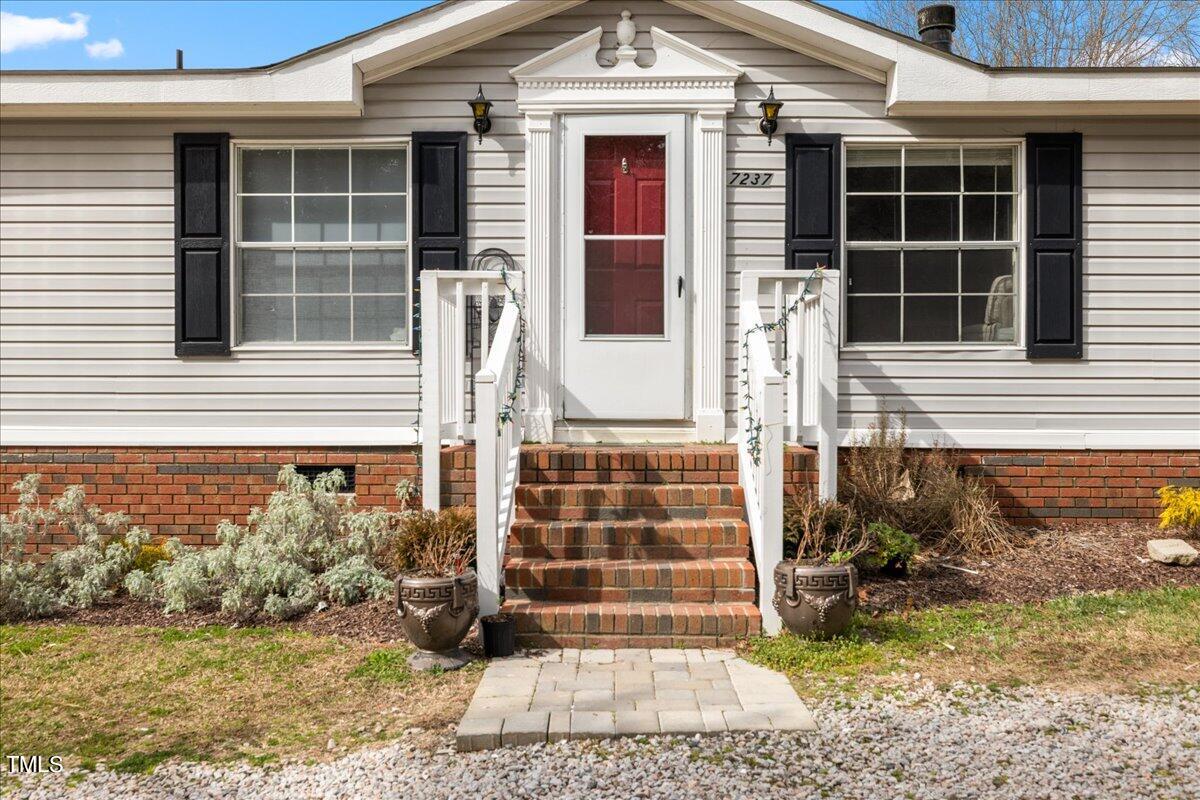 7237 Buck Road