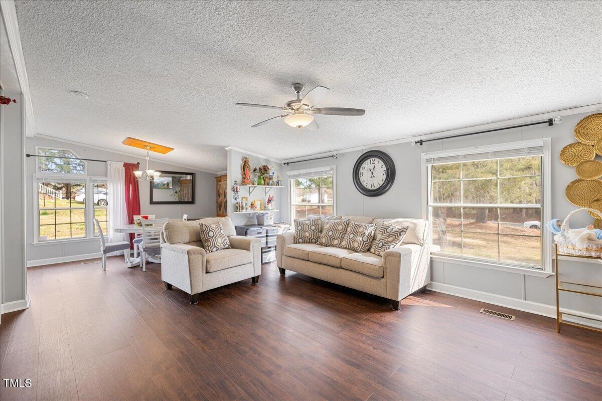 7237 Buck Road