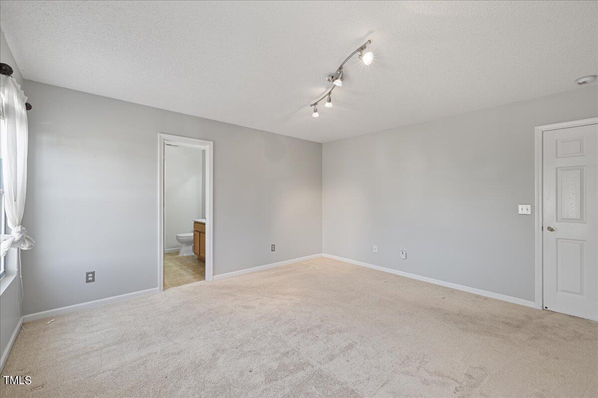 3739 Mountain Brook Circle Circle