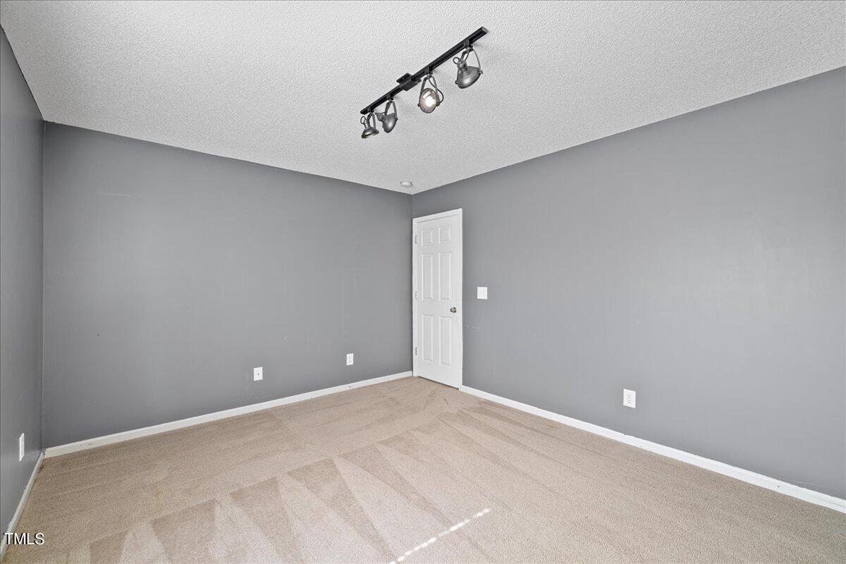 3739 Mountain Brook Circle Circle