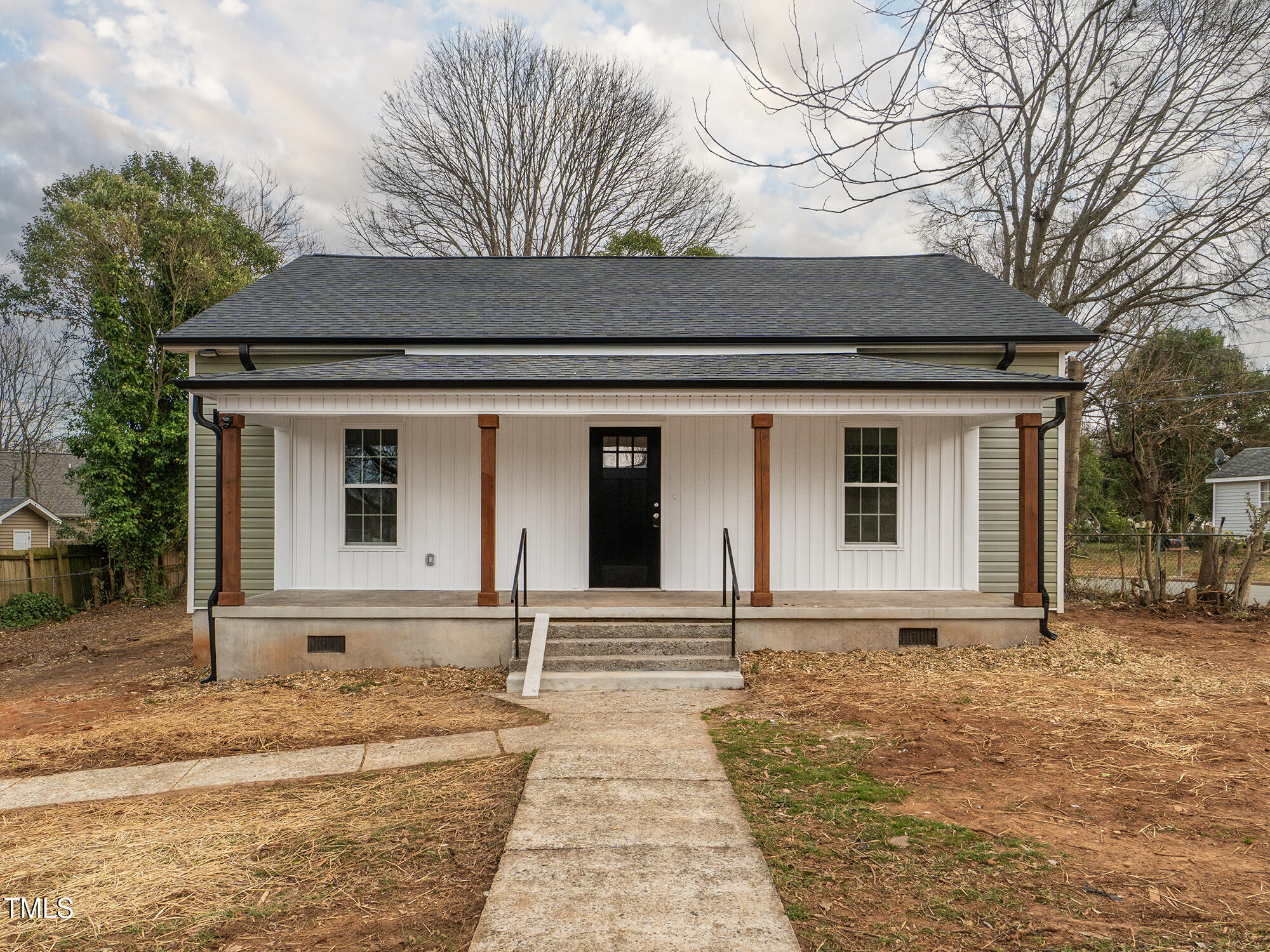 738 Everett Street