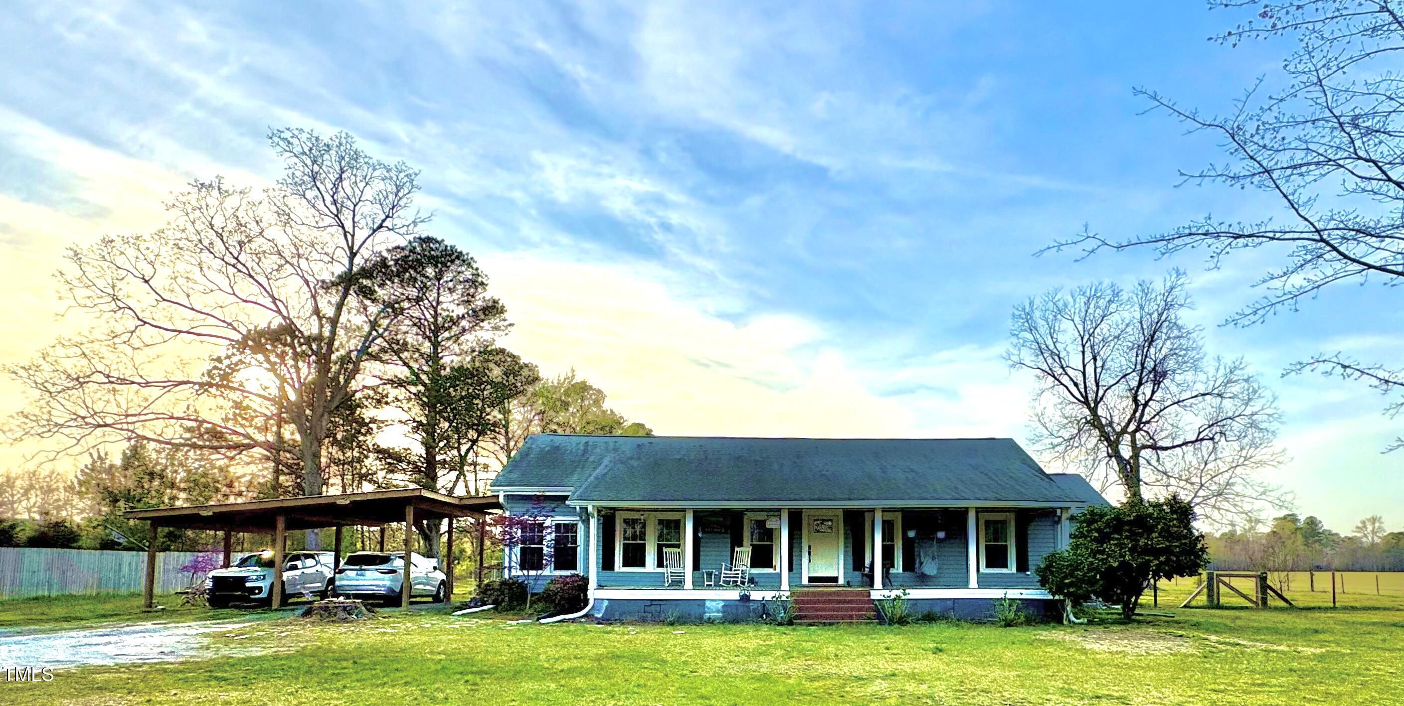 8211 Julian Road
